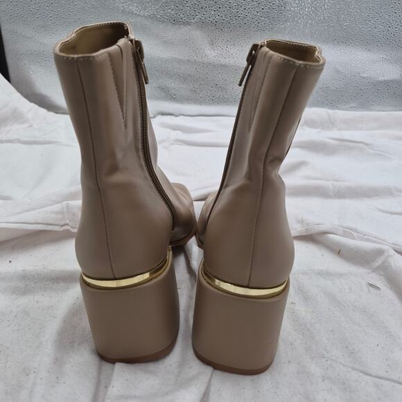 NEW BCBG Sandra Square Toe Dress Bootie Beige bootie size 7 - Picture 5 of 7